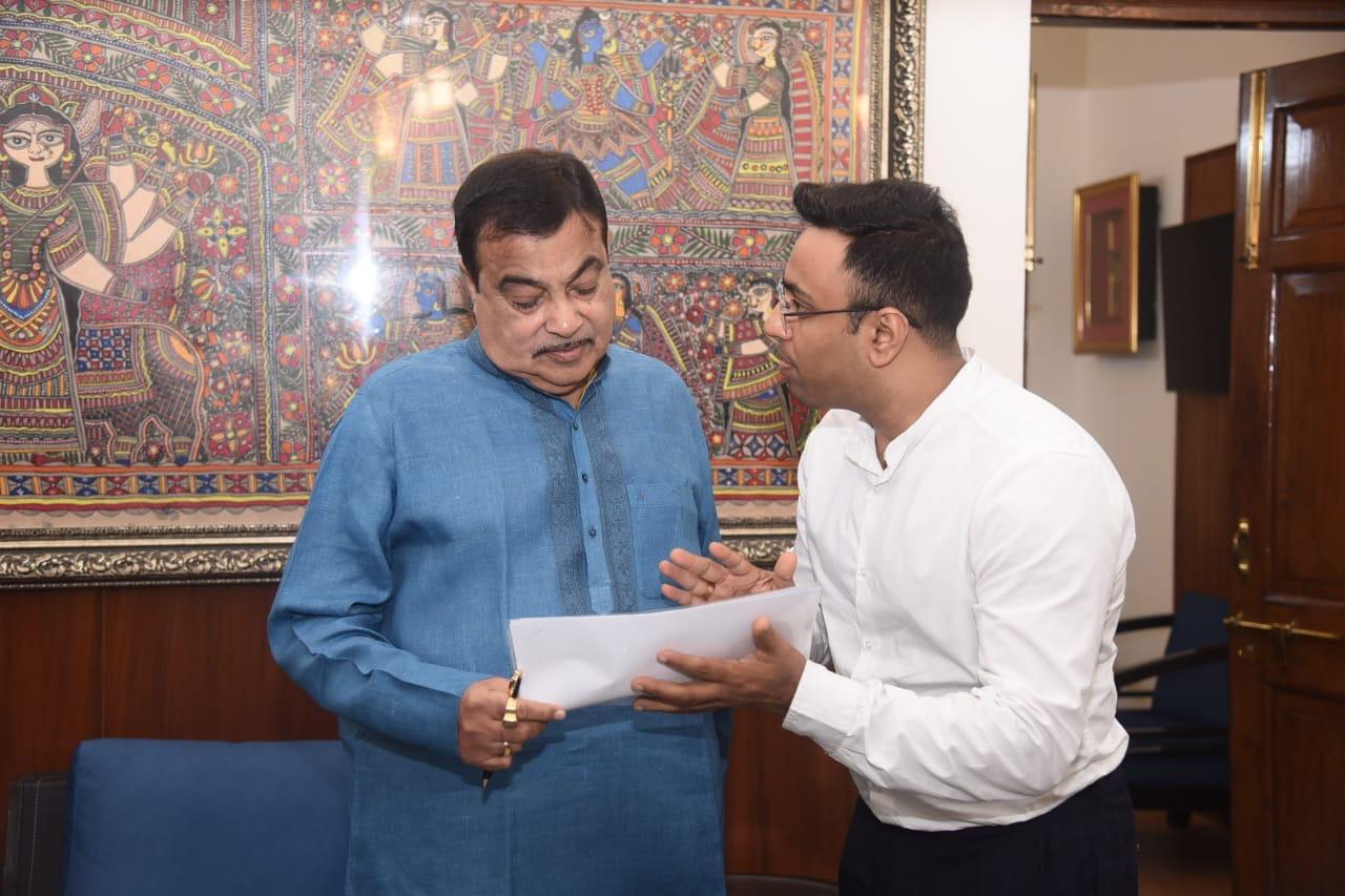 Pravin Kaushal with Shri Nitin Gadkari at his residence in New Delhi.