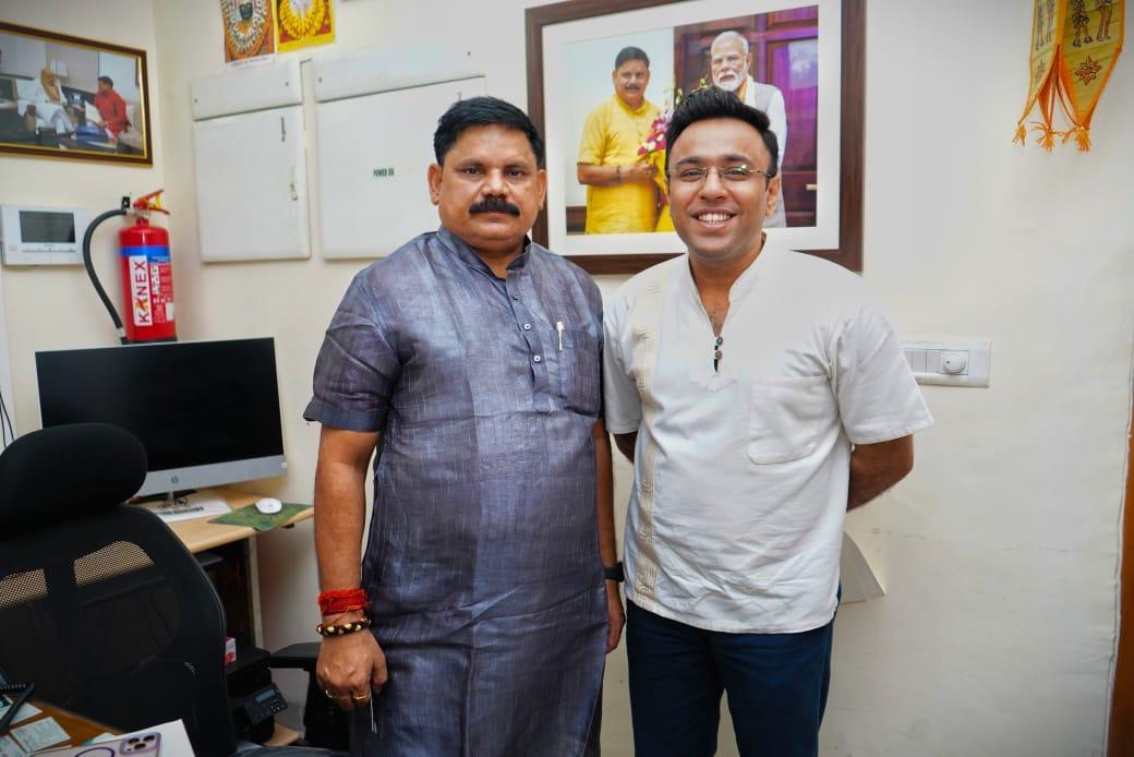 Pravin Kaushal meeting Shri Satish Chandra Dubey at his residence in New Delhi.